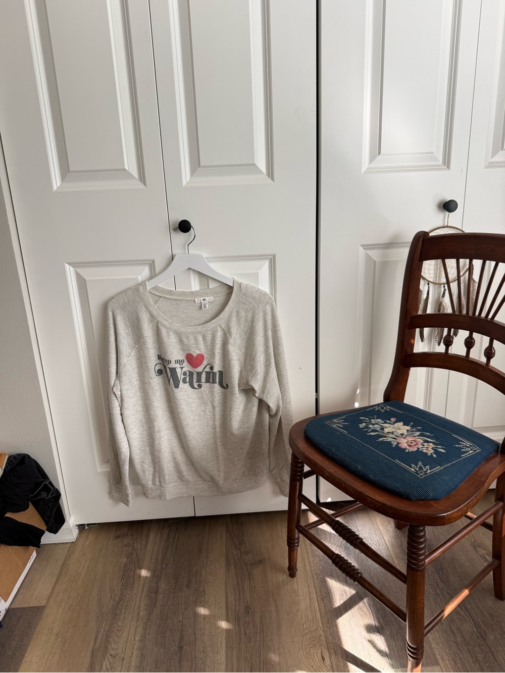bp Cream Crewneck Sweatshirt with Heart Graphic